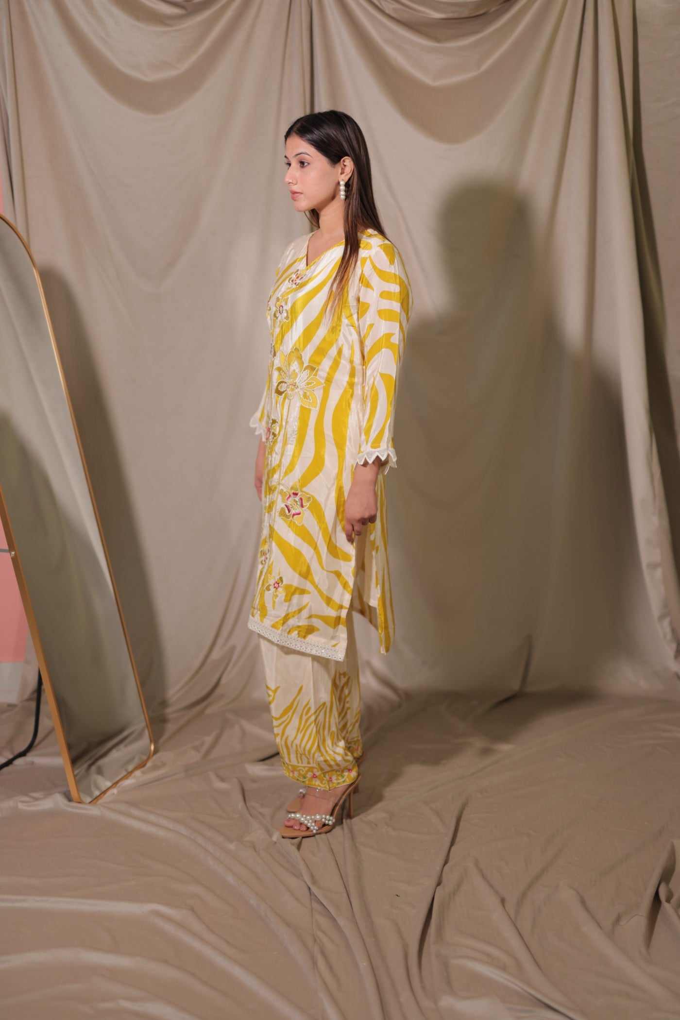 Roohani Set