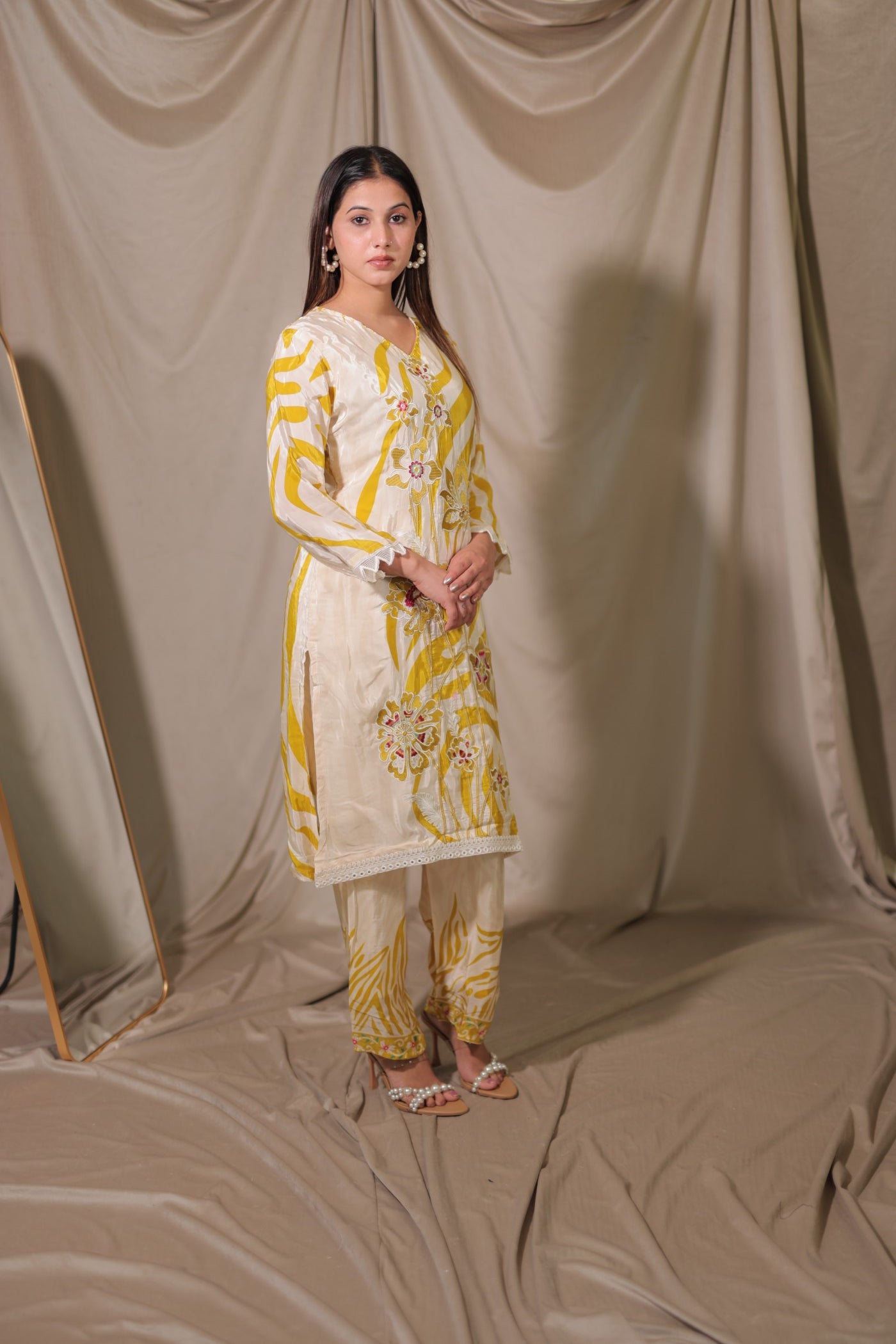 Roohani Set