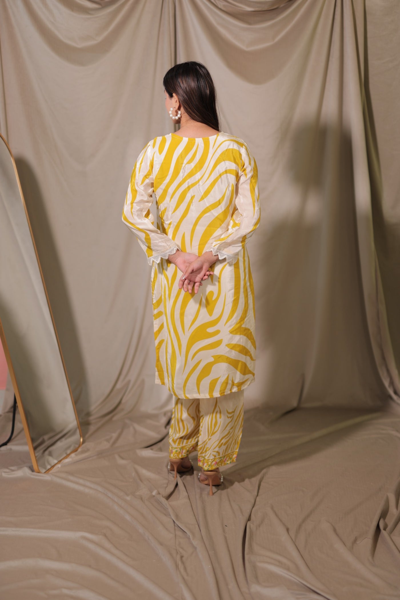 Roohani Set