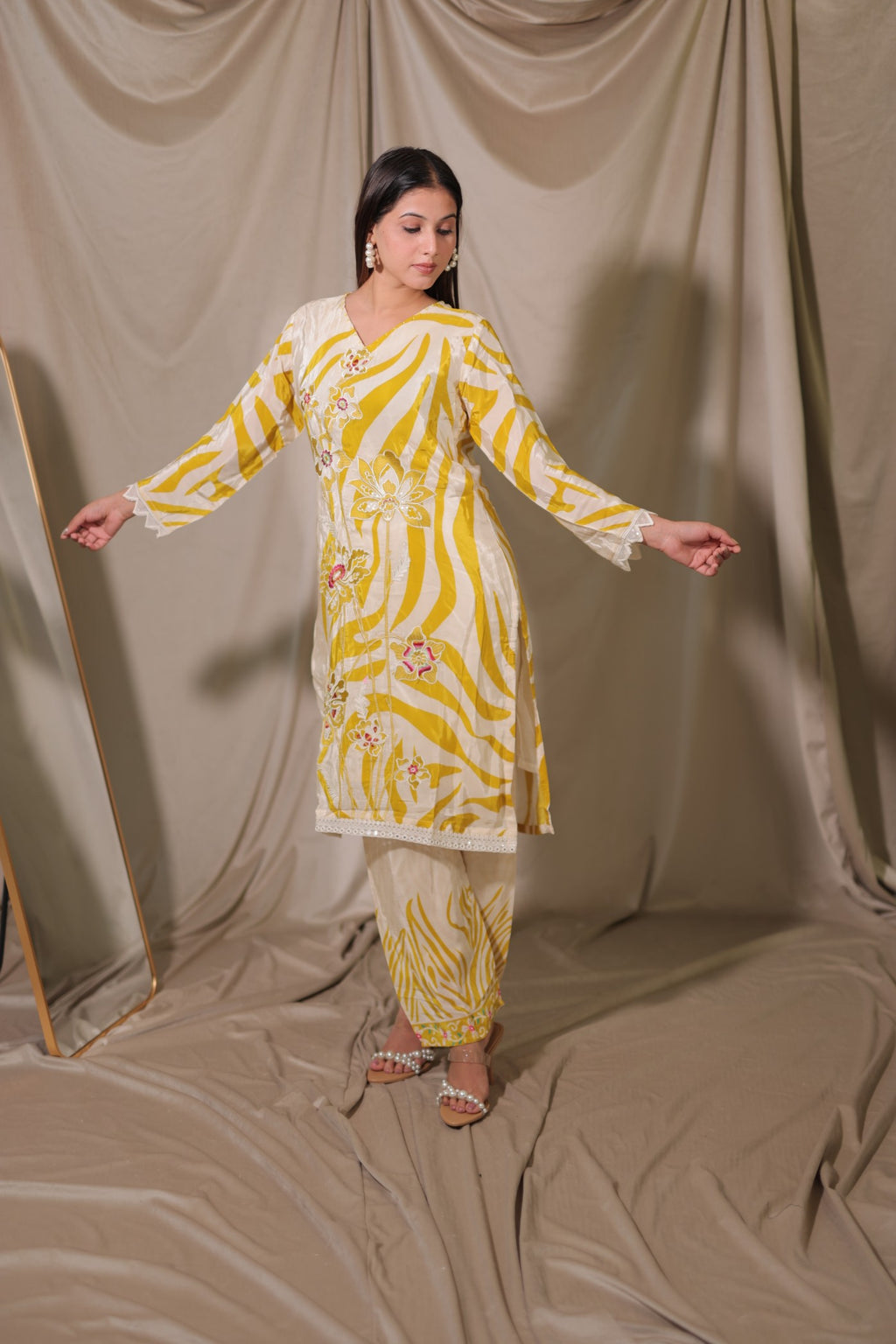 Roohani Set