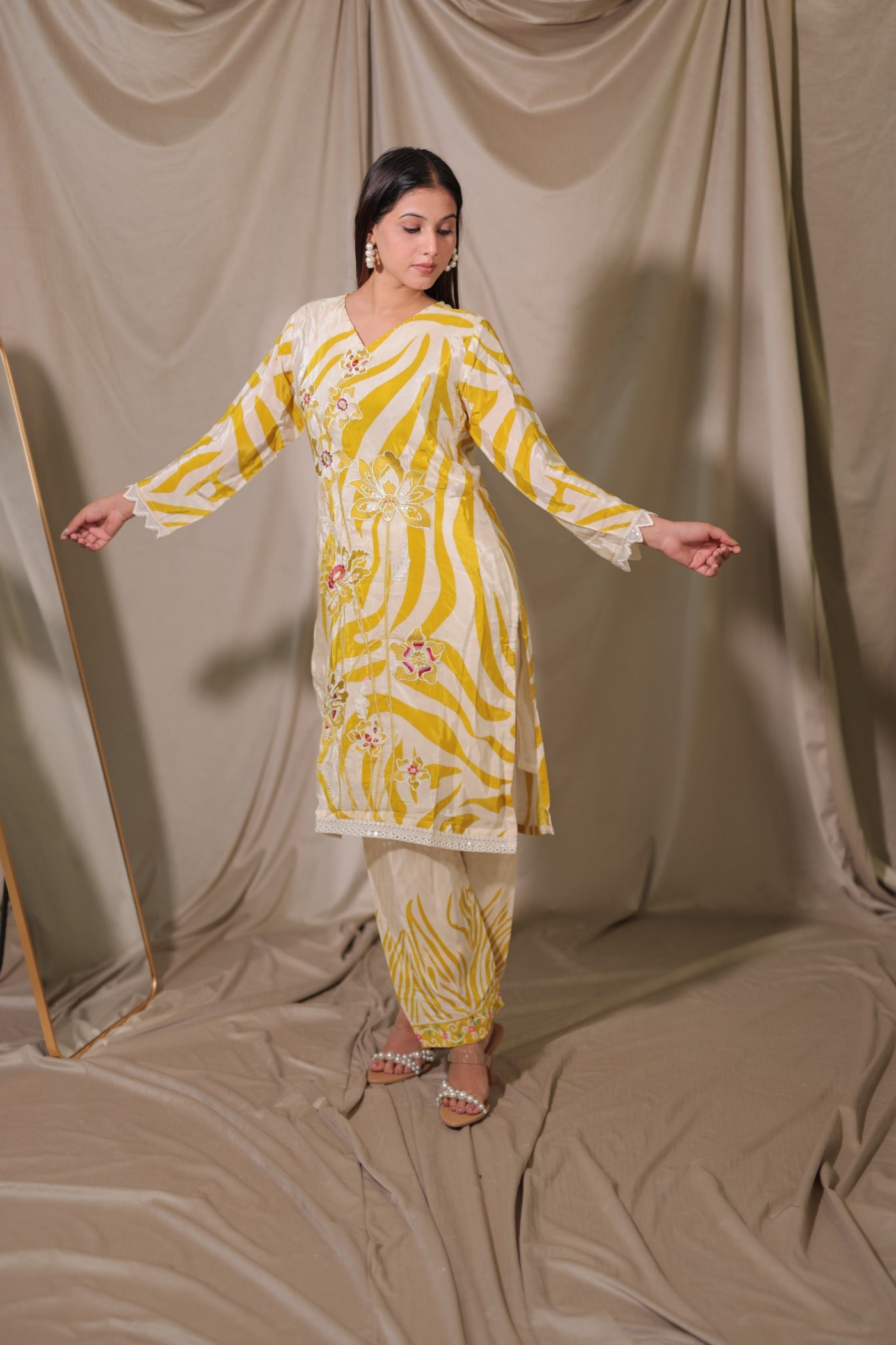 Roohani Set