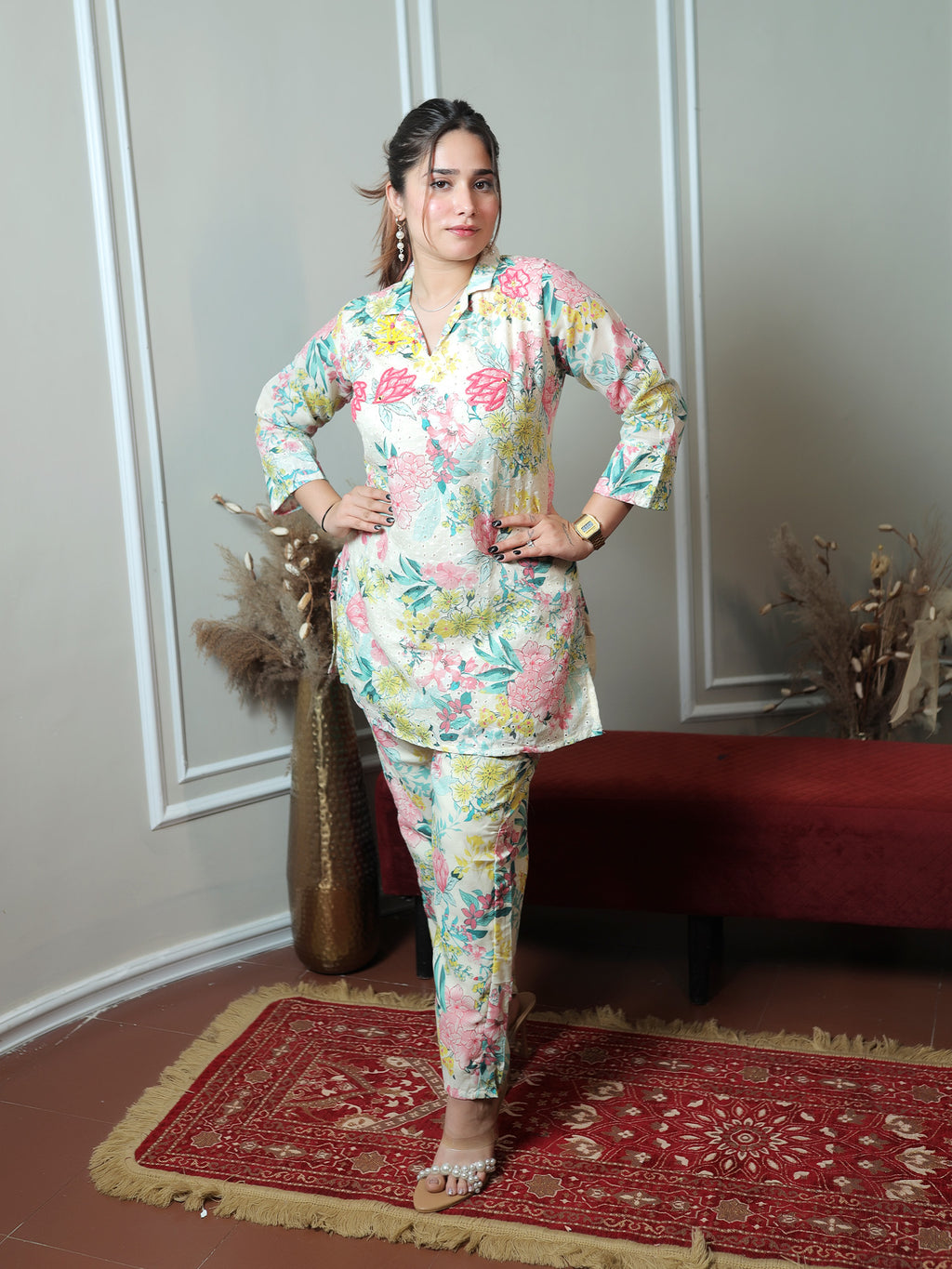 white schiffli multicolour Set