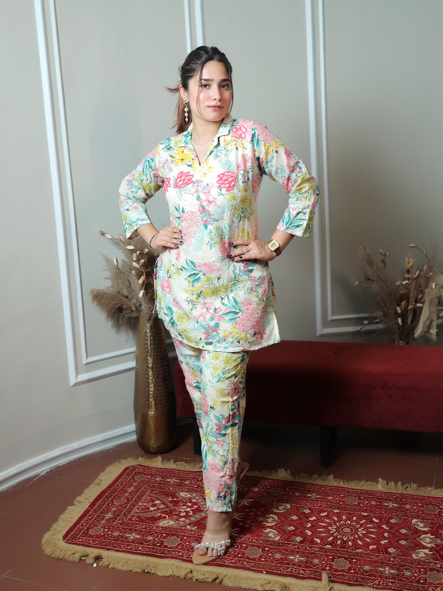 white schiffli multicolour Set